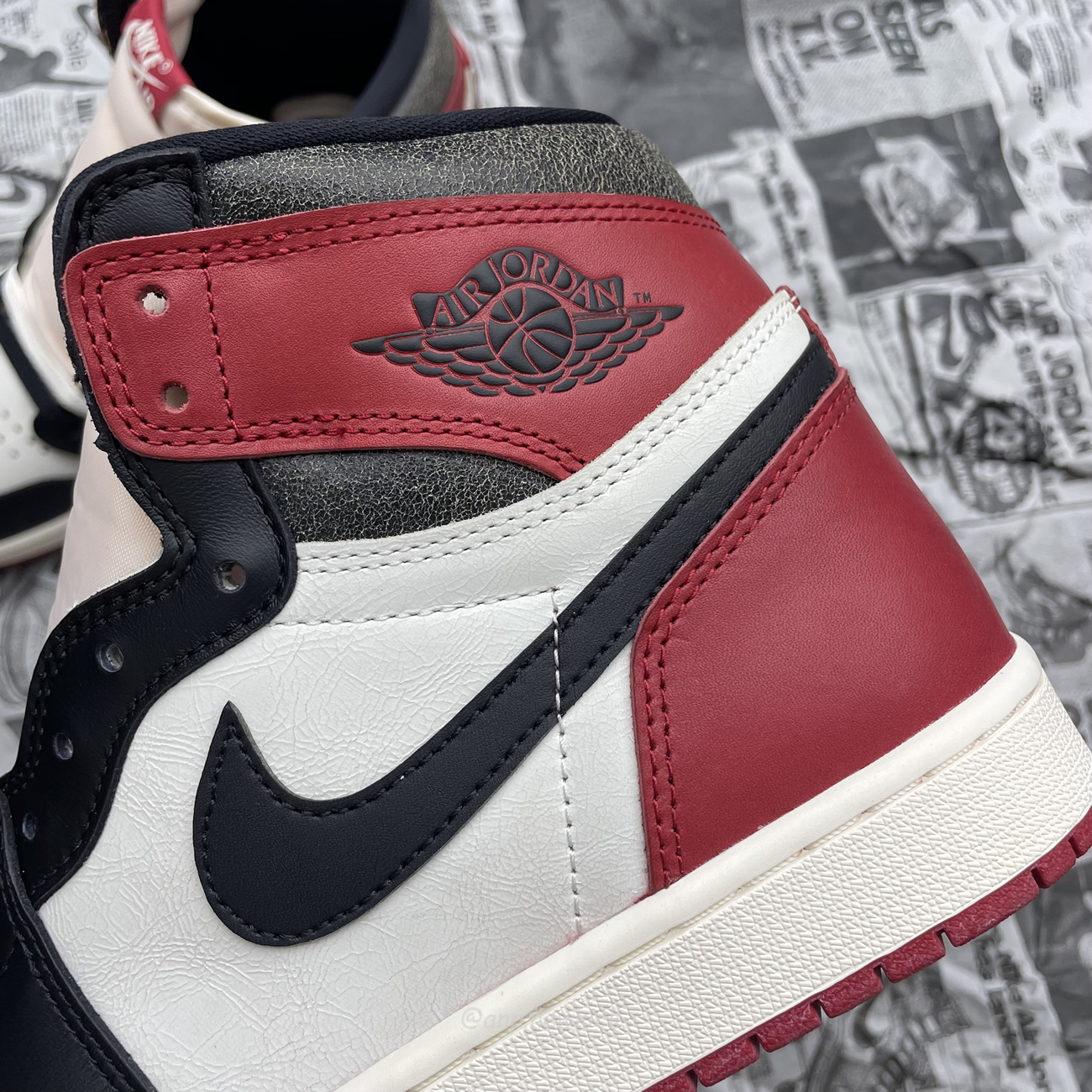 Air Jordan 1 Retro High Og Black Toe Chicago (3) - newkick.cc